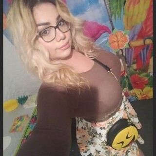 Blonde_Latina